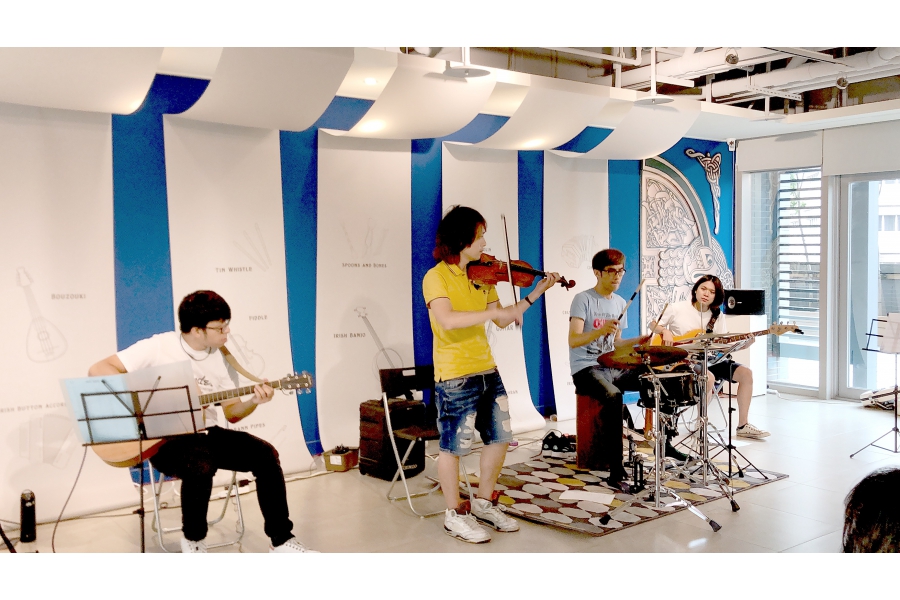 Playground演出中